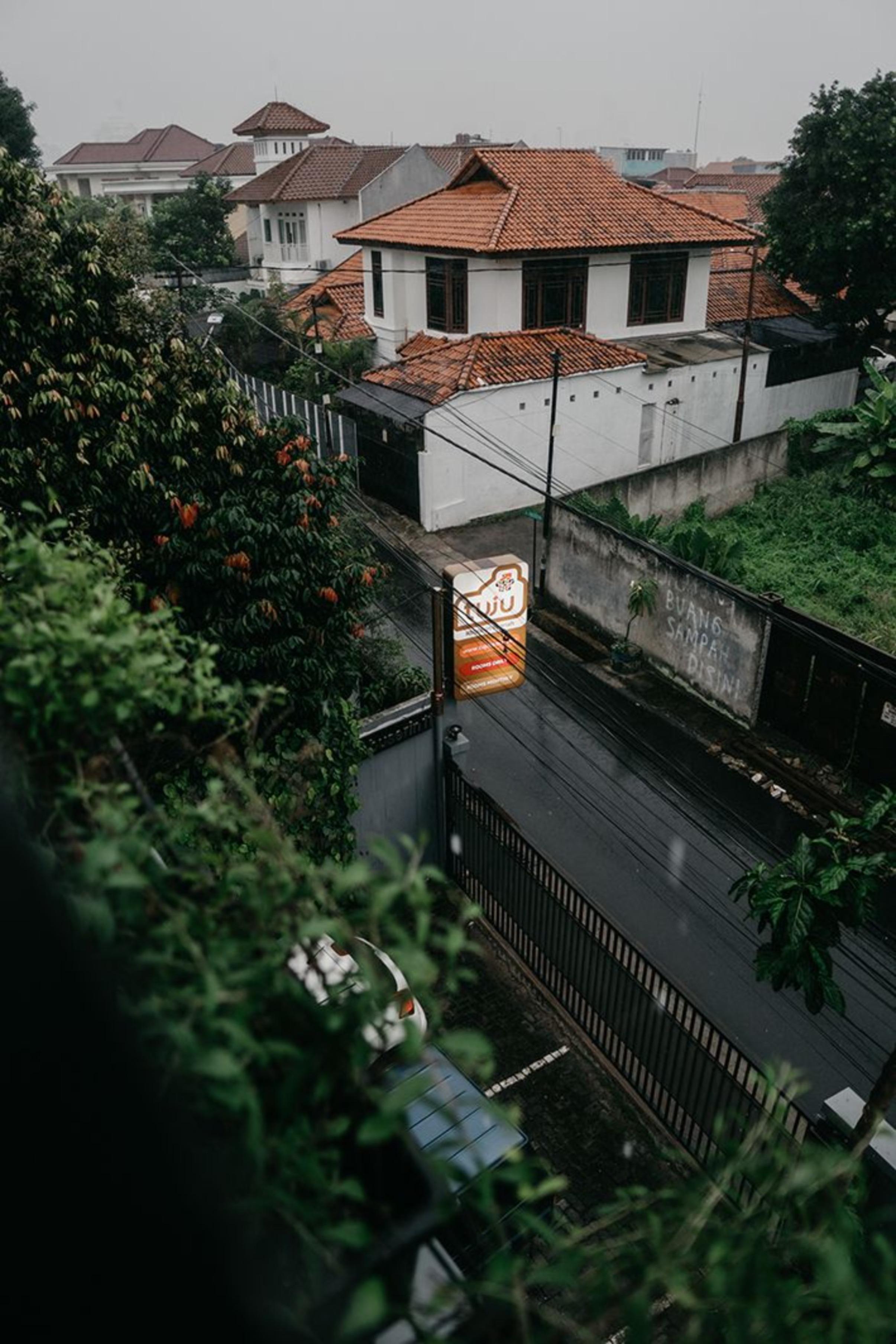 Tuju Abuserin Syariah Giacarta Esterno foto